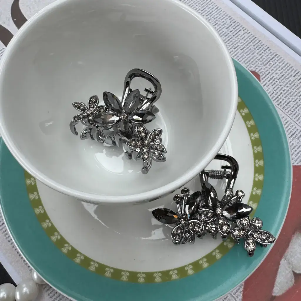 58 HAIR CLIP