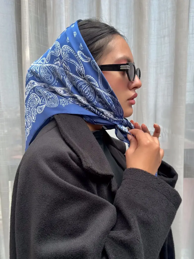 1890 SILK SCARF