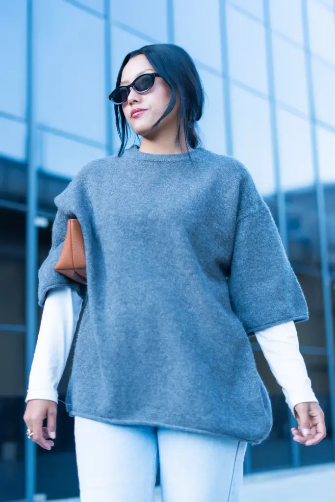 993 LADIES SWEATER